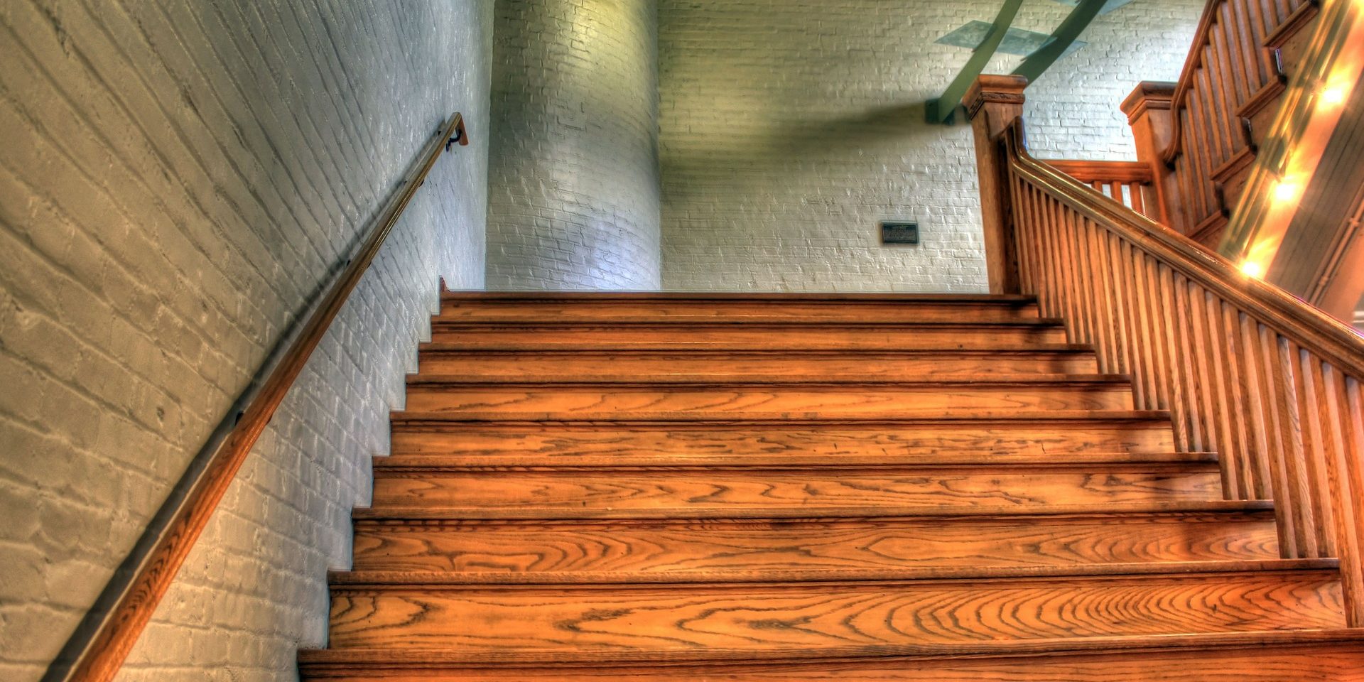 staircase-347318_1920